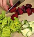 Фото приготовления рецепта: Свекольный салат с говядиной, шаг №3