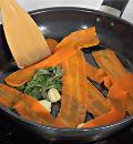 Фото приготовления рецепта: Лазанья из цукини с морковью, шаг №4