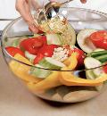 Фото приготовления рецепта: Салат из запеченных в духовке овощей , шаг №3