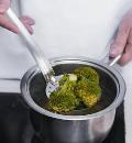Фото приготовления рецепта: Семга с цитрусовым голландским соусом, шаг №3