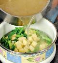 Фото приготовления рецепта: Суп из зеленого горошка с мятой, шаг №1
