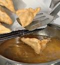 Фото приготовления рецепта: Самосас - пирожки с картофелем, шаг №6