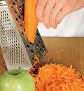 Фото приготовления рецепта: Морковный салат с имбирной заправкой, шаг №1