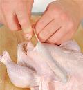 Фото приготовления рецепта: Цыпленок с редисочным маслом, шаг №3