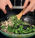 Фото приготовления рецепта: Греческий рисовый салат, шаг №3