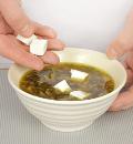 Фото приготовления рецепта: Суп с тофу и шампиньонами, шаг №6