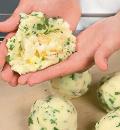 Фото приготовления рецепта: Зразы из картофеля с минтаем, шаг №3