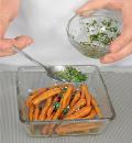 Фото приготовления рецепта: Телятина на косточке с пряной морковью, шаг №6