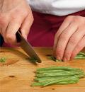 Фото приготовления рецепта: Сливочный салат из фасоли, шаг №1
