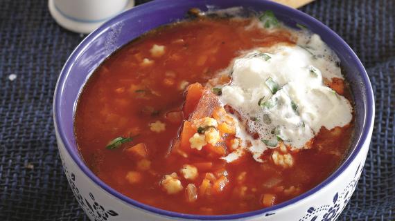 Суп из помидоров и мелкой пасты