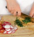 Фото приготовления рецепта: Салат из риса  басмати с летними  овощами, шаг №2