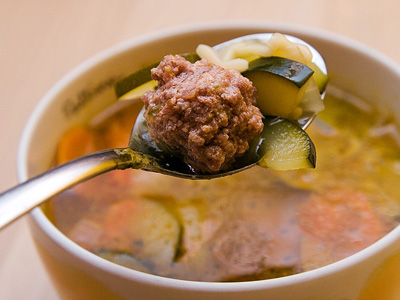 Что приготовить на обед: зимний суп с фрикадельками от Фрау Марты 