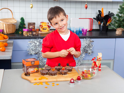 Новогодние шоколадные кексы: готовят дети 
