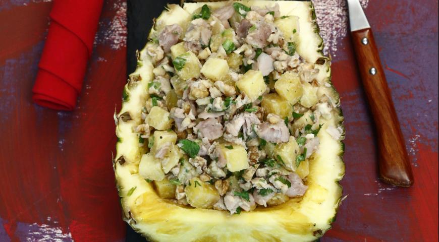 Рецепт Салат с курицей и ананасом