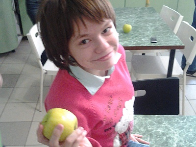 Яблочный праздник в детском реабилитационном центре «В гостях у Незнайки»