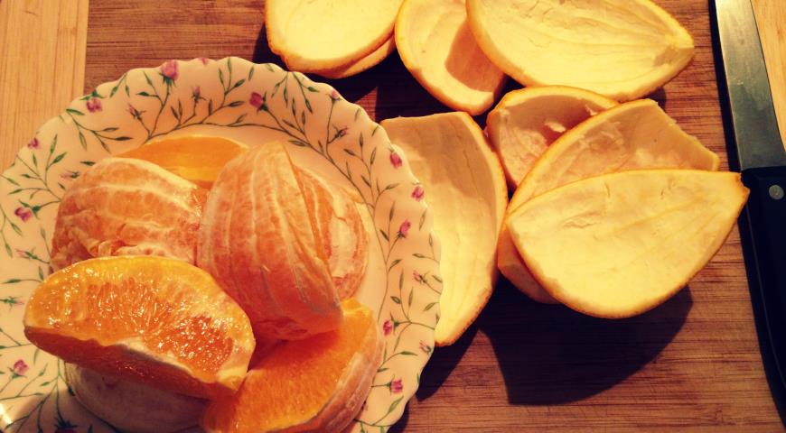 Очищаем апельсин