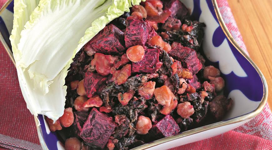 Рецепт Салат из нута со свеклой и черносливом
