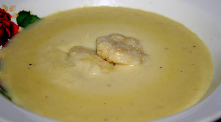 Крем-суп из кольраби с картофельными ньокки