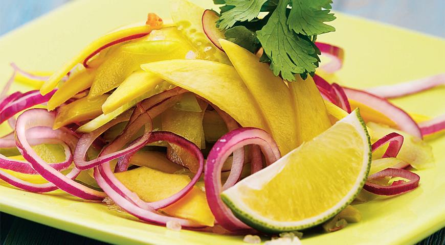 Рецепт Огуречный салат с манго