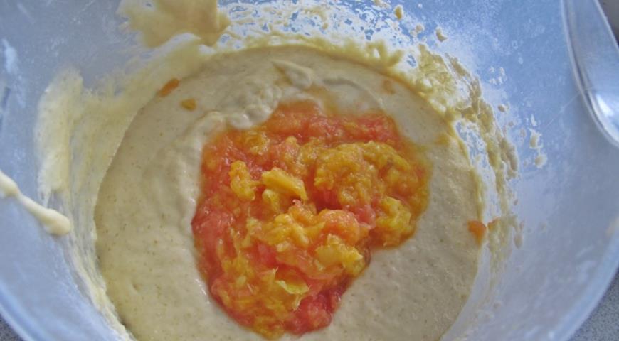 Добавить в тесто апельсиновую цедру и жмых для приготовления оладий