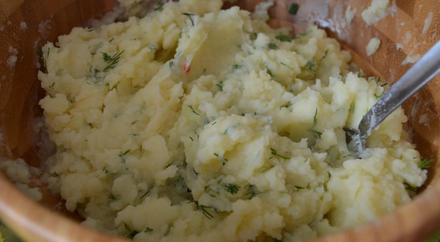 Приготовить картофельное пюре для крокетов