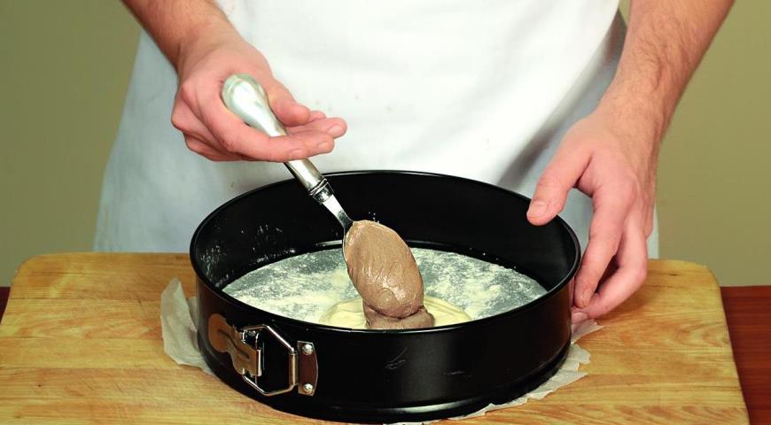 Фото приготовления рецепта: Торт Зебра на сметане, шаг №2