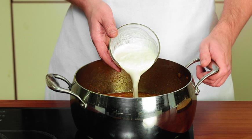 Фото приготовления рецепта: Суп из чечевицы Футбол с карри , шаг №5