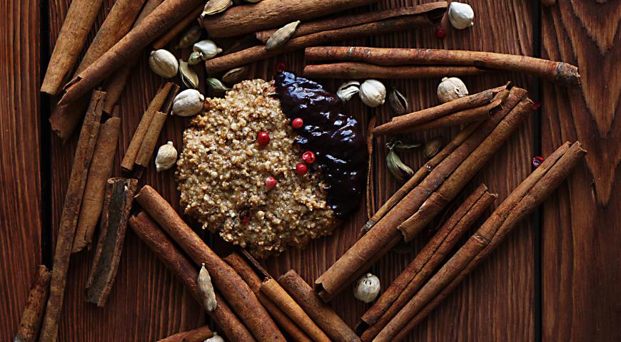 Рецепт Печенье с лесными орехами и пряностями