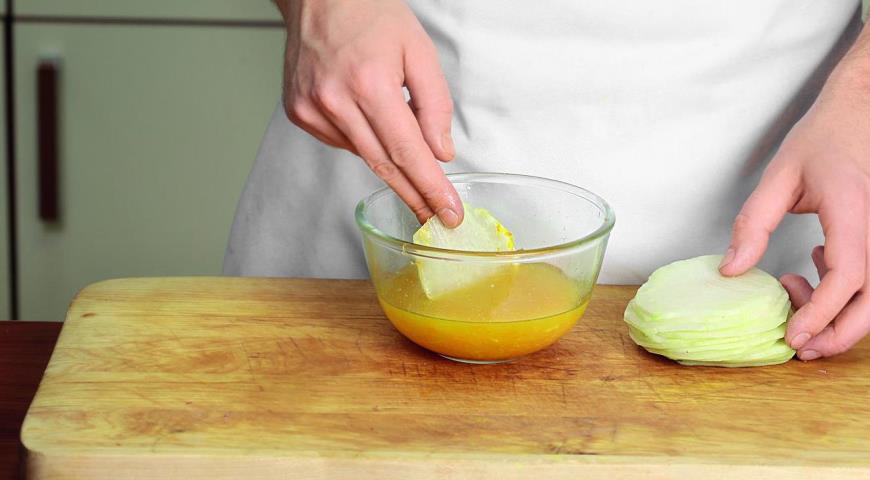 Фото приготовления рецепта: Кольраби с грушами, шаг №2