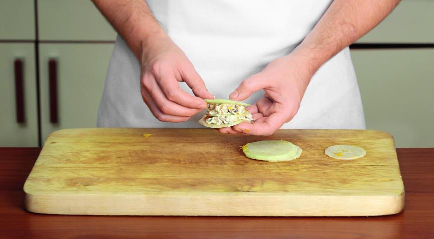 Фото приготовления рецепта: Кольраби с грушами, шаг №5