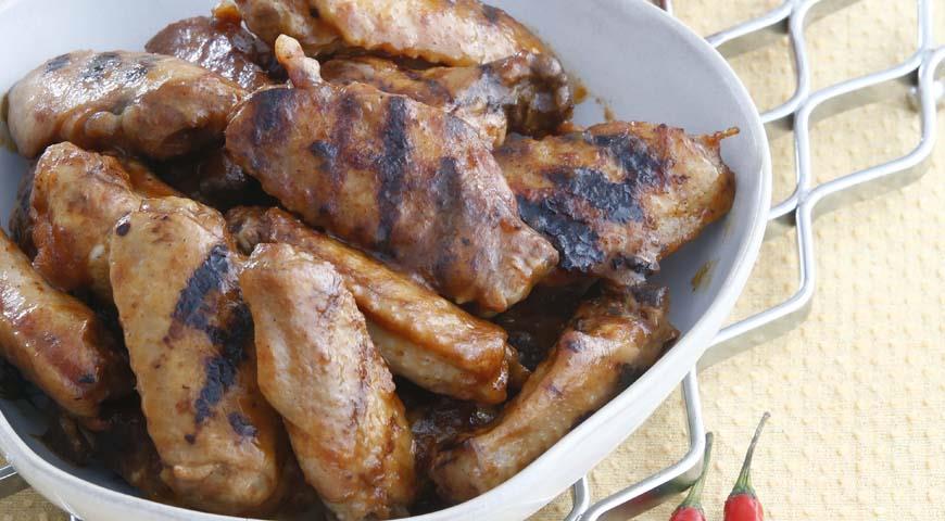 Рецепт Куриные крылышки в остром томатно-яблочном маринаде