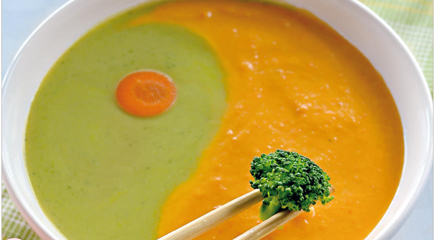 «Инь-ян» из моркови и брокколи со сливками 