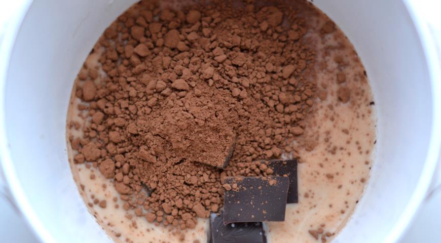 Растапливаем шоколад с какао-порошком 