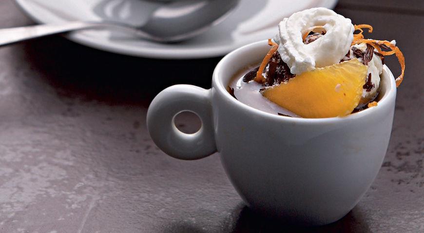Рецепт Кофе с апельсиново-шоколадным пломбиром и ромом