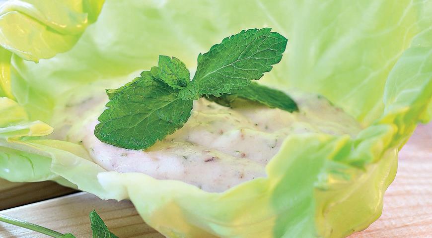 Рецепт Соус из йогурта с мятой и анчоусами
