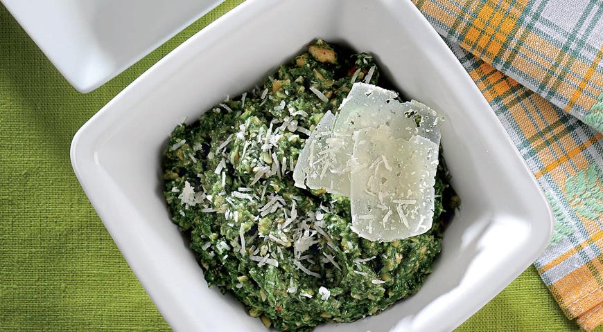 Рецепт Паровая спаржа с дипом из шпината и фундука