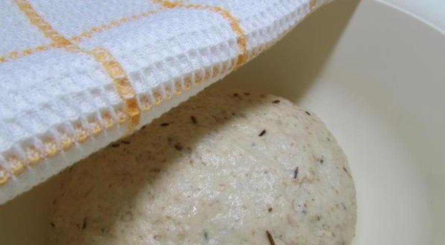 Оставляем тесто для деревенского хлеба настаиваться