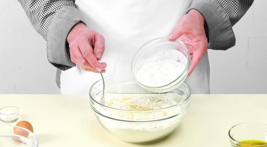 Фото приготовления рецепта: Хачапури из дрожжевого теста с сыром, шаг №1
