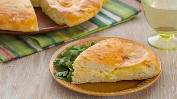 Картофджин - осетинский пирог с картофелем