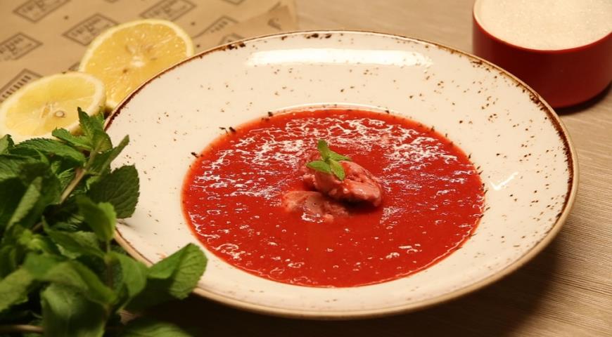 Рецепт Холодный клубнично-имбирный суп за 10 минут