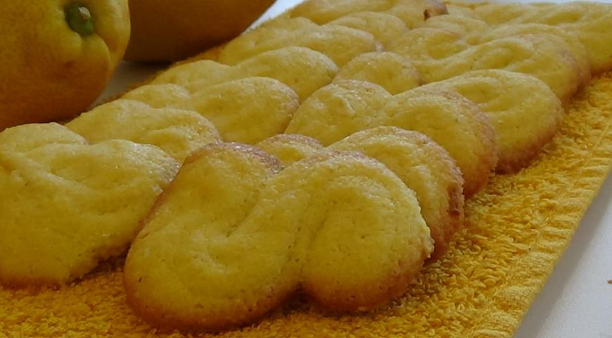 Вкусное хрустящее печенье из поленты с лимонными нотками