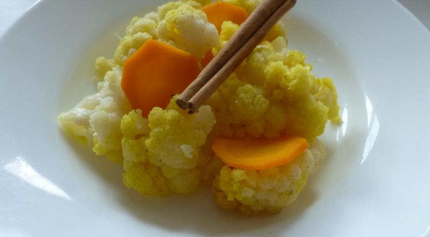 Цветная капуста в апельсиновом соке готова