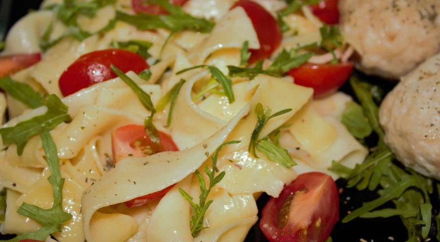 Рецепт Паста со шпинатом и помидорами черри