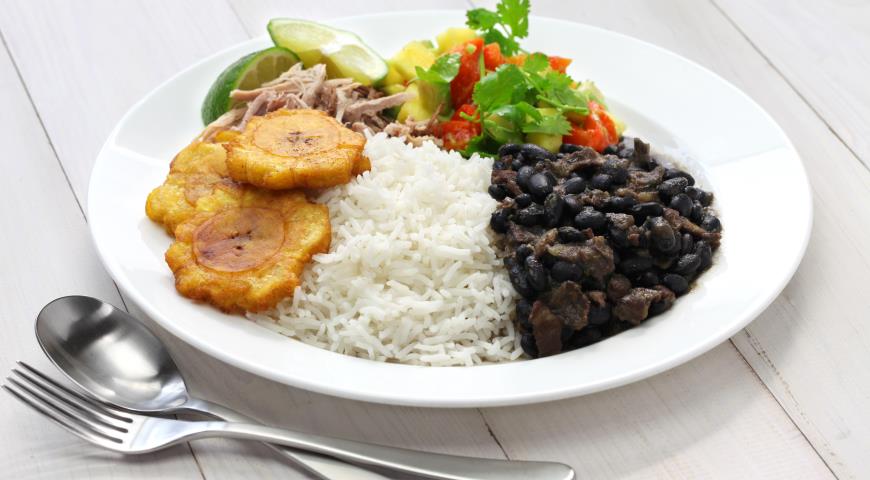 кубинское блюдо с чёрной фасолью Мехико и овощами