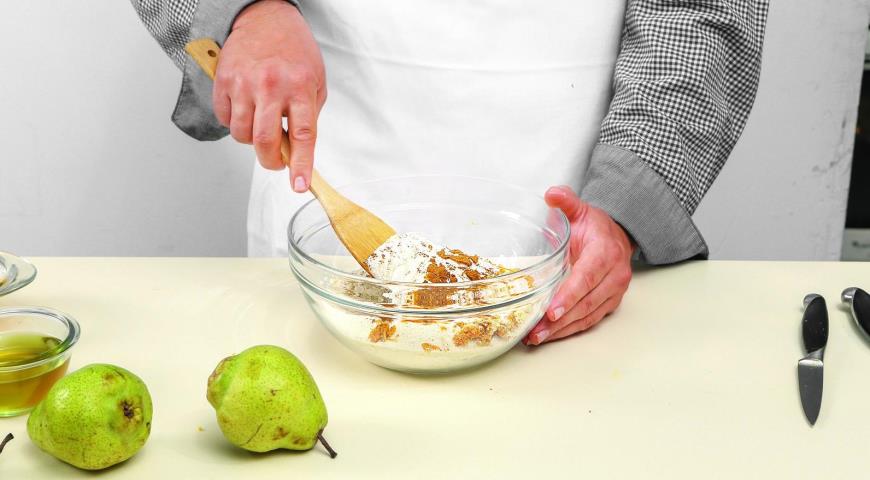 Фото приготовления рецепта: Постный грушевый кекс на оливковом масле, шаг №1