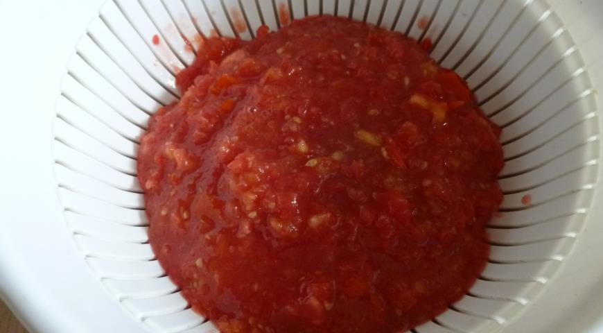 Готовим томатный соус для пасты