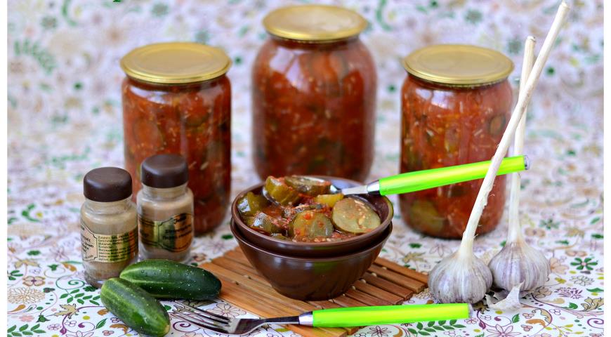 Рецепт Огуречный салат в томатном маринаде