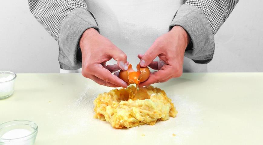 Фото приготовления рецепта: Ньокки из картофеля с тыквой, шаг №4