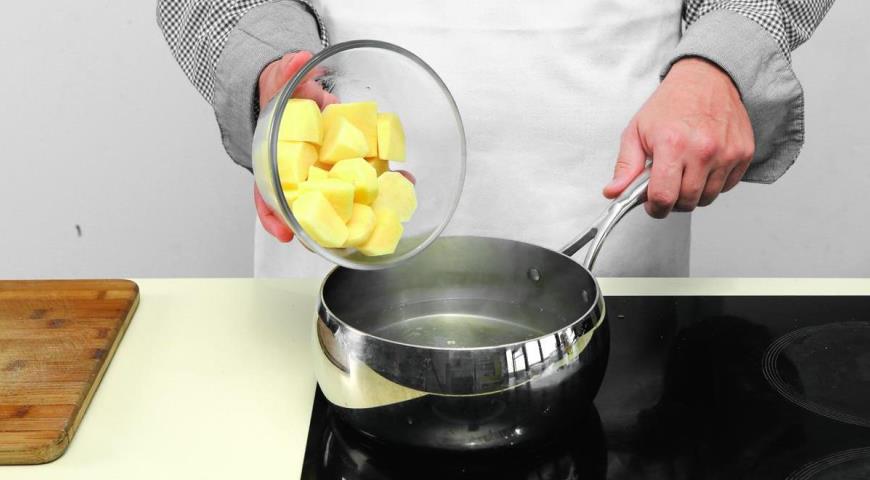 Фото приготовления рецепта: Ньокки из картофеля с тыквой, шаг №2