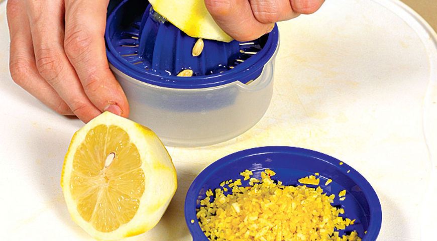 Фото приготовления рецепта: Суп из индейки с лимоном, шаг №3